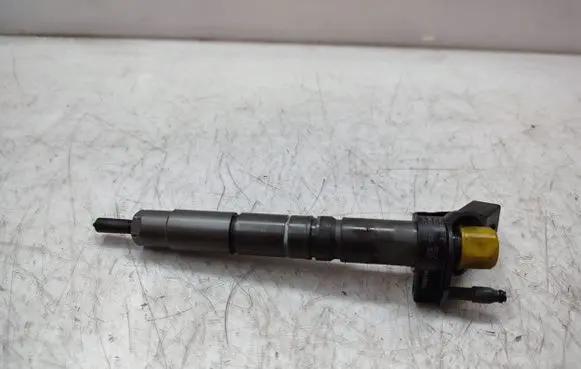 Mercedes-Benz ML W166 Fuel injector 0445116026