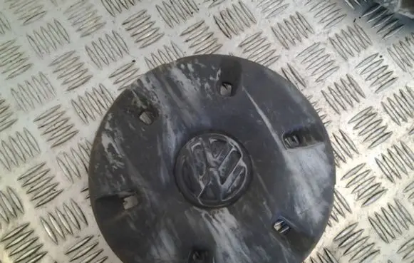 Volkswagen Crafter R16 wheel hub/cap/trim 9064010025