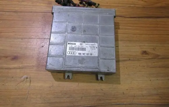 Audi A4 S4 B5 8D Engine control unit/module 0261203554 8d0907557bx