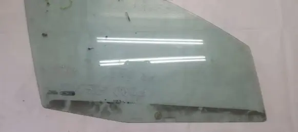 Ford Fiesta Front door window glass four-door
