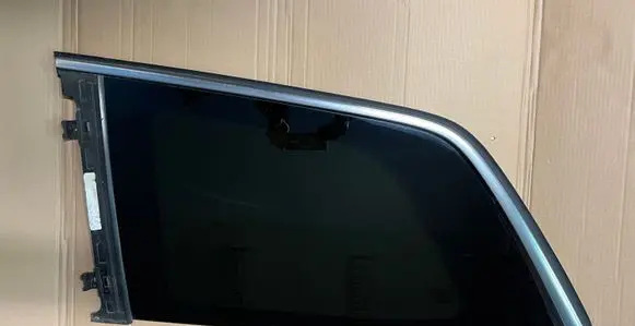 Mercedes-Benz GL X166 Rear side window 16603493 A1666700150
