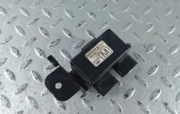 Subaru Levorg Window wiper relay 86121FJ002