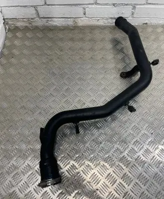 Audi Q7 4L Intercooler hose/pipe 7L6145795S 7L6145770K