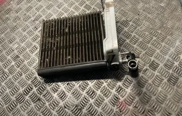 A/C cooling radiator (condenser)