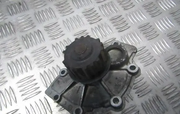 Volvo S40, V40 Water pump