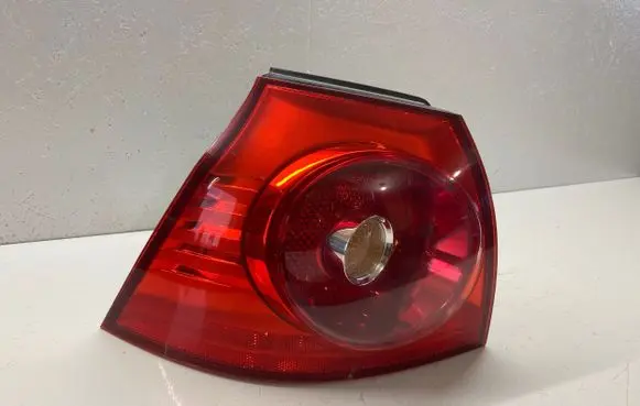 Volkswagen Golf V Rear/tail lights 4vfx13405