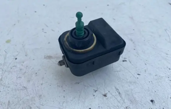 Volvo S80 Headlight level adjustment motor 