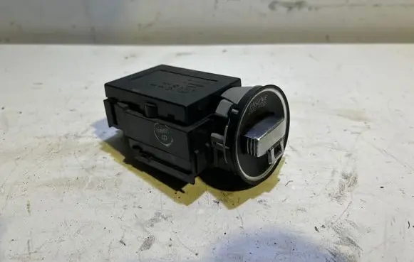Volkswagen PASSAT B6 Ignition lock 3C0905843M 33303301 1160090008