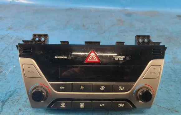 Hyundai Elantra VI Air conditioning/heating control unit 97250F2231RET