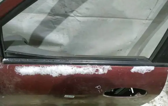 Hyundai Santa Fe Front door glass trim molding 