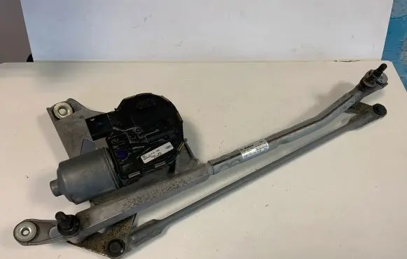 Audi Q7 4M Front wiper linkage and motor 4M1955023B 4M1955119A
