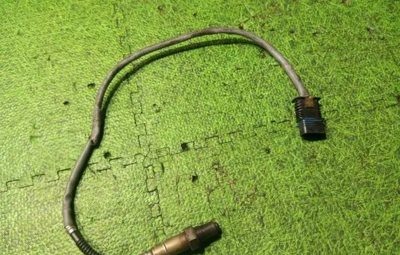 BMW 5 F10 F11 Lambda probe sensor 7589475