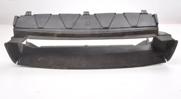 Volvo C30 Intercooler air channel guide 