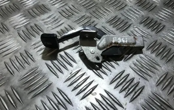 Toyota Previa (XR30, XR40) II Fuel tank opening switch 