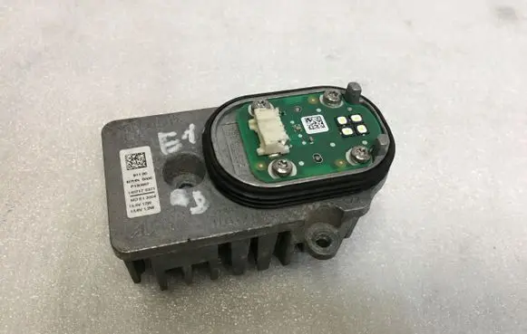 Mercedes-Benz C W205 LED ballast control module 1305775284