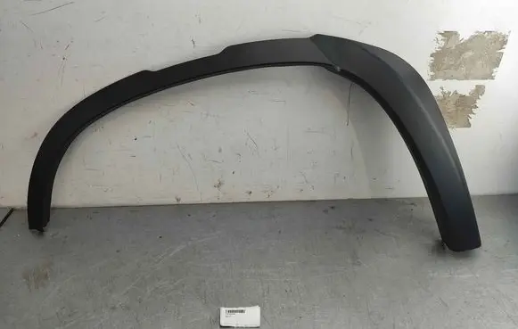 Land Rover Defender Rear arch trim LR160395 LR147933