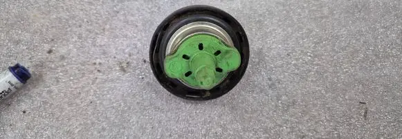 Engine coolant pipe/hose
