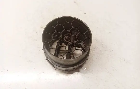 Toyota RAV 4 (XA30) Dash center air vent grill 5556862140