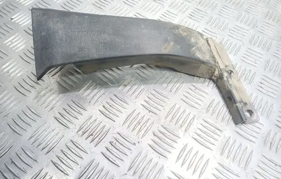 Subaru Forester SF Fender trim (molding)
