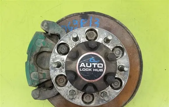 Opel Frontera A Front wheel hub spindle knuckle