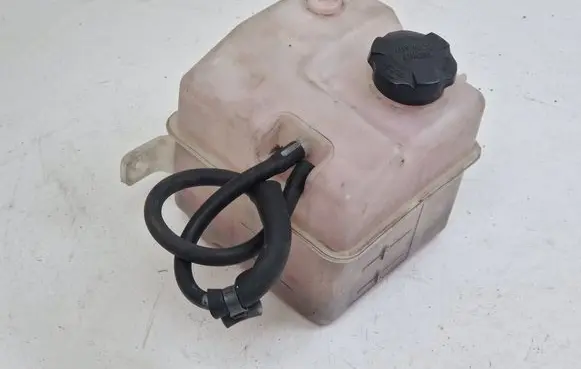 Hyundai i40 Coolant expansion tank/reservoir 254303Z100