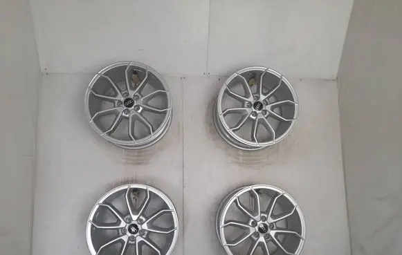 Audi A1 R17 alloy rim 82A071497A