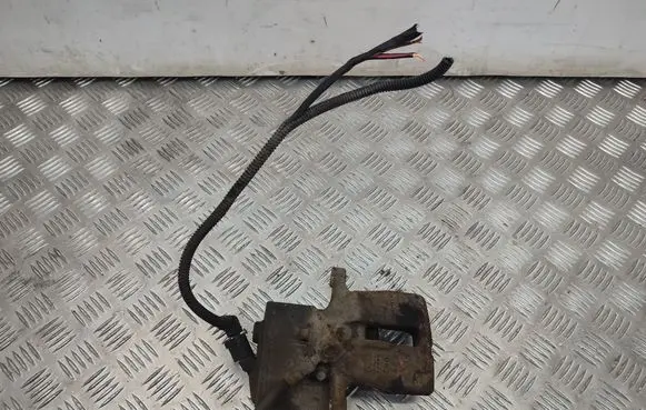 Volkswagen PASSAT B7 Rear brake caliper