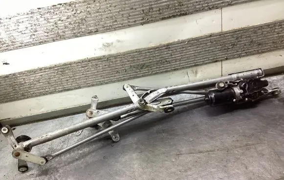 Honda Civic Front wiper linkage and motor 32272