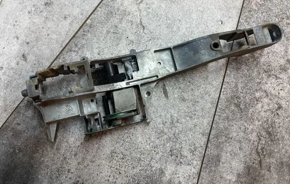 Citroen C4 Grand Picasso Front door exterior handle/bracket 