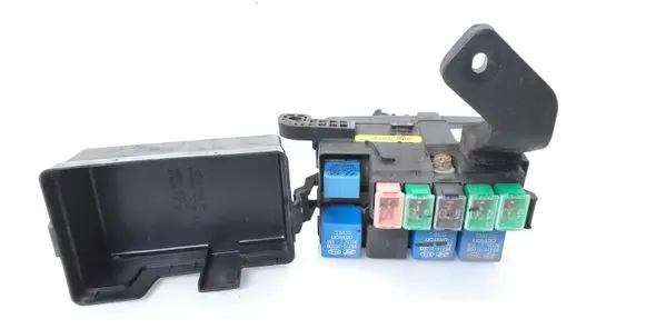 Hyundai Santa Fe Relay mounting block 911162B010
