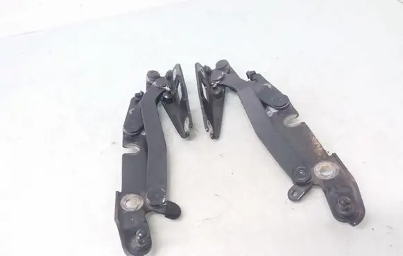 Audi A4 S4 B7 8E 8H Tailgate/trunk/boot hinge 8E5827302C 8E5827301C