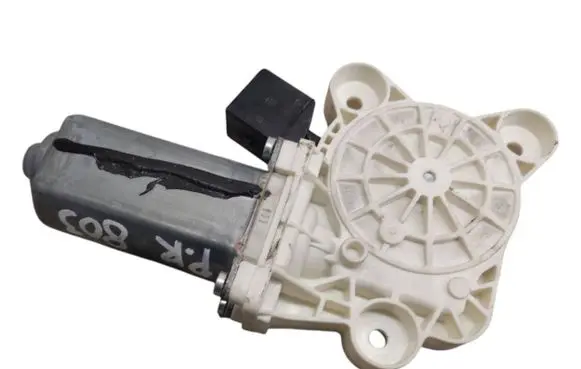 Mercedes-Benz CLC CL203 Front door window regulator motor A2118201742 990595102