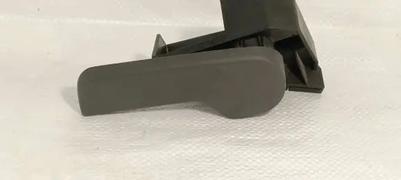 Engine bonnet (hood) release handle