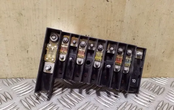 Volkswagen Transporter - Caravelle T5 Fuse module 7H6970187