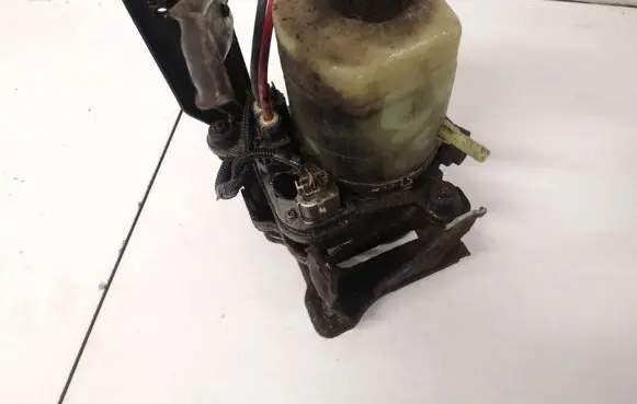 Ford Focus Power steering pump 4m513k514bd