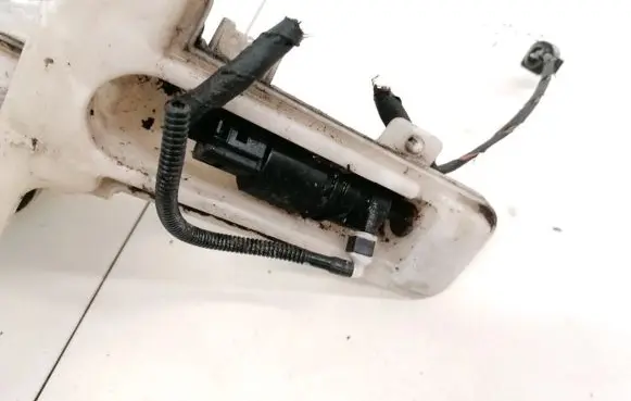 Volkswagen PASSAT B6 Windscreen/windshield washer pump