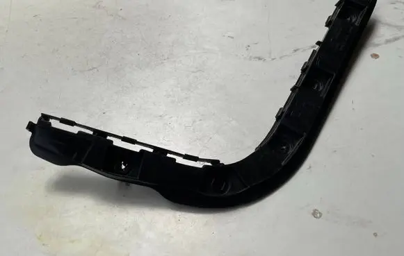 Audi Q4 Sportback e-tron Rear glass lock/latch 108399100