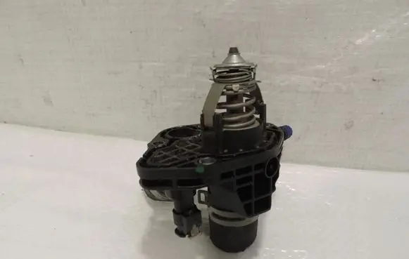Opel Corsa F Thermostat housing 9811034680