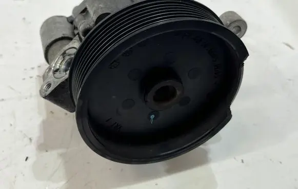 Mercedes-Benz E C207 W207 Power steering pump A0054668401 | 888.112.615