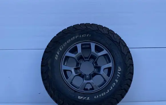 Suzuki Jimny R15 alloy rim 43210-78R01-0BK
