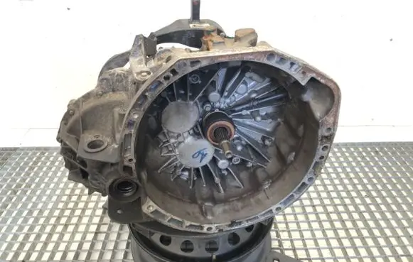 Renault Master III Manual 5 speed gearbox PF6062