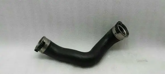 Mercedes-Benz E W212 Engine coolant pipe/hose A2045284582