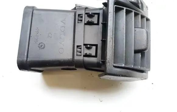 Volvo V50 Dash center air vent grill y01103
