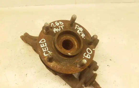 KIA Ceed Front wheel hub spindle knuckle