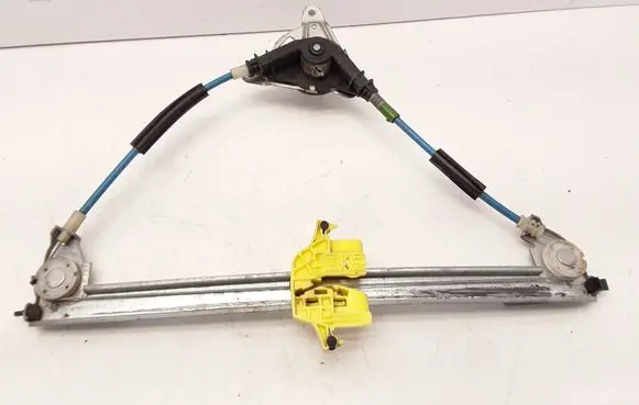 Rear door manual window regulator