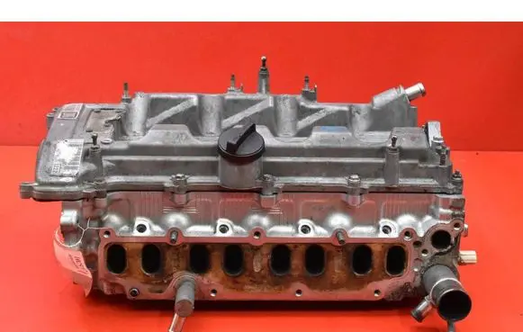 Toyota Avensis T270 Engine head 