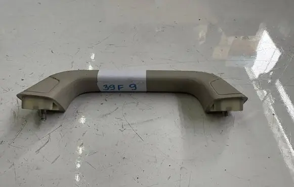 Mitsubishi L200 Rear interior roof grab handle 