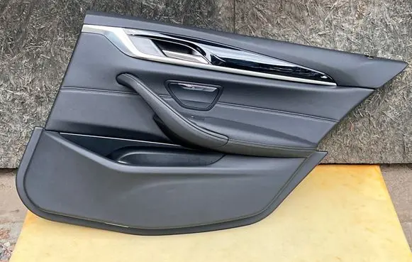 BMW 5 G30 G31 G38 Rear door card panel trim