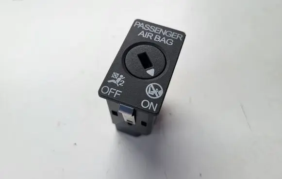 Skoda Superb B8 (3V) Passenger airbag on/off switch 