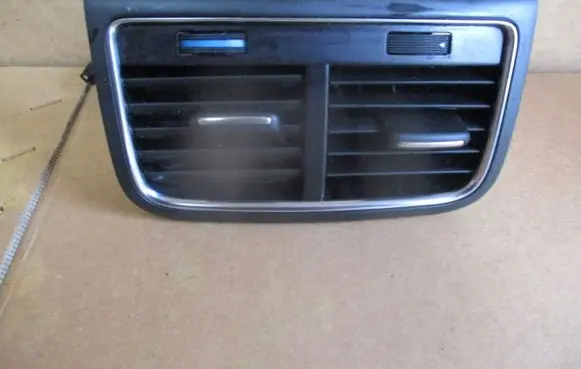 Audi A4 S4 B8 8K Rear air vent grill 8K0819203D